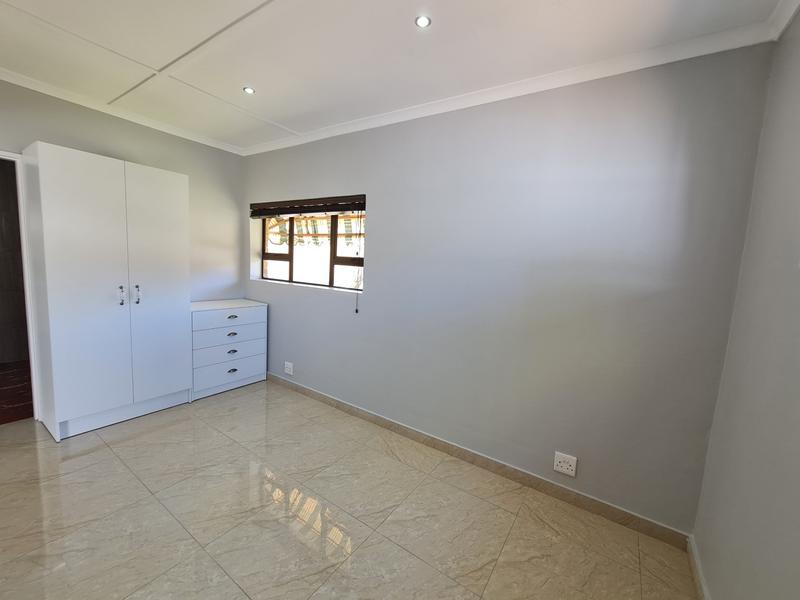 To Let 1 Bedroom Property for Rent in Vierlanden Western Cape